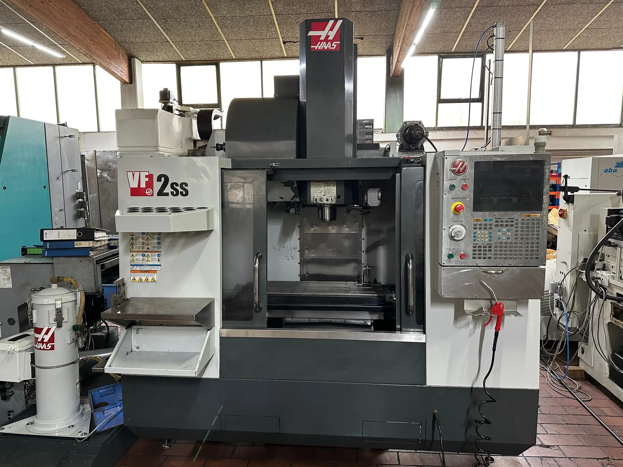 Bearbeitungszentrum - Vertikal HAAS VF 2 SS 887 Aufrufe