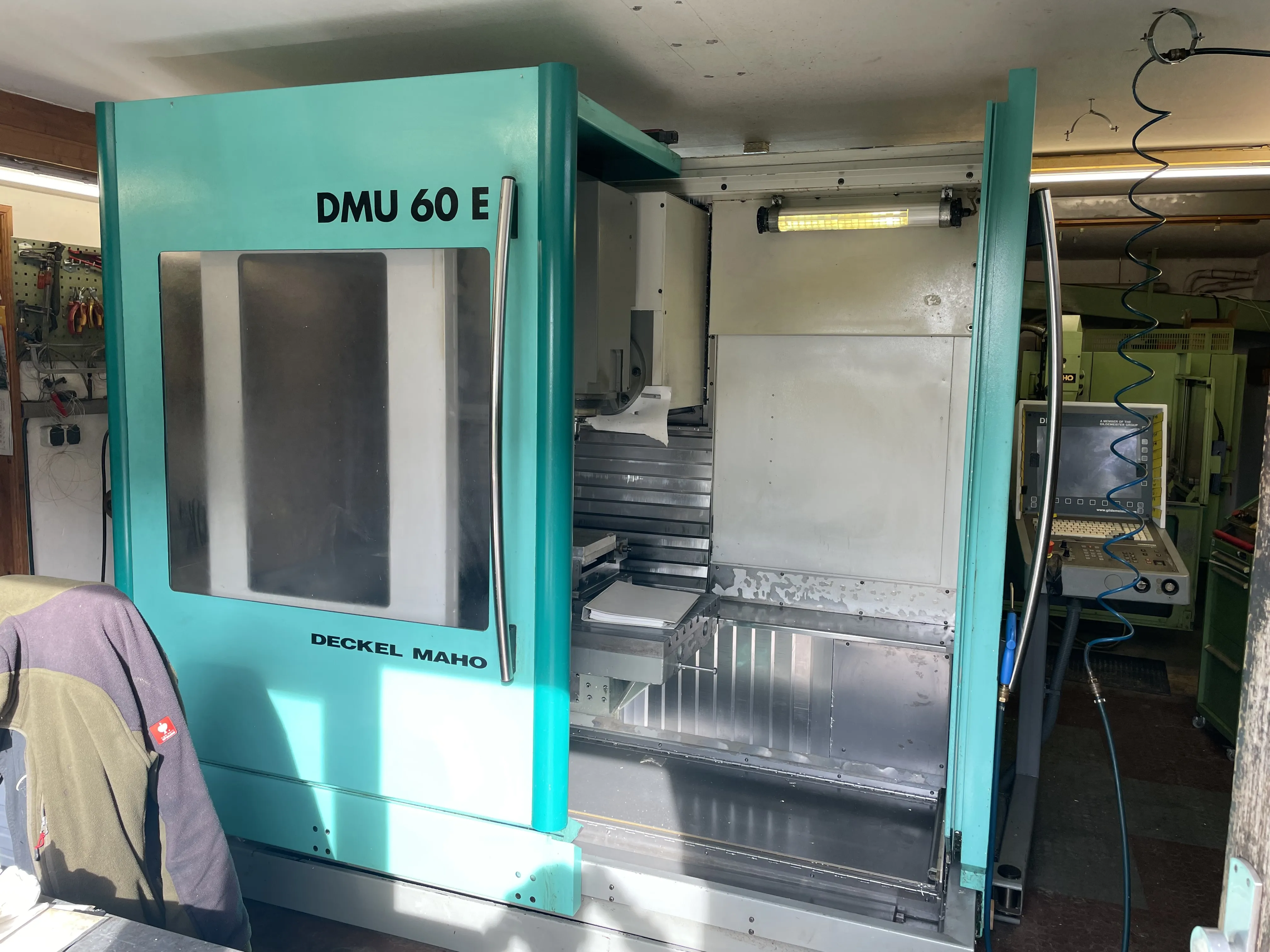 Vertikal Bearbeitungszentrum Deckel Maho DMU 60E 968 Aufrufe